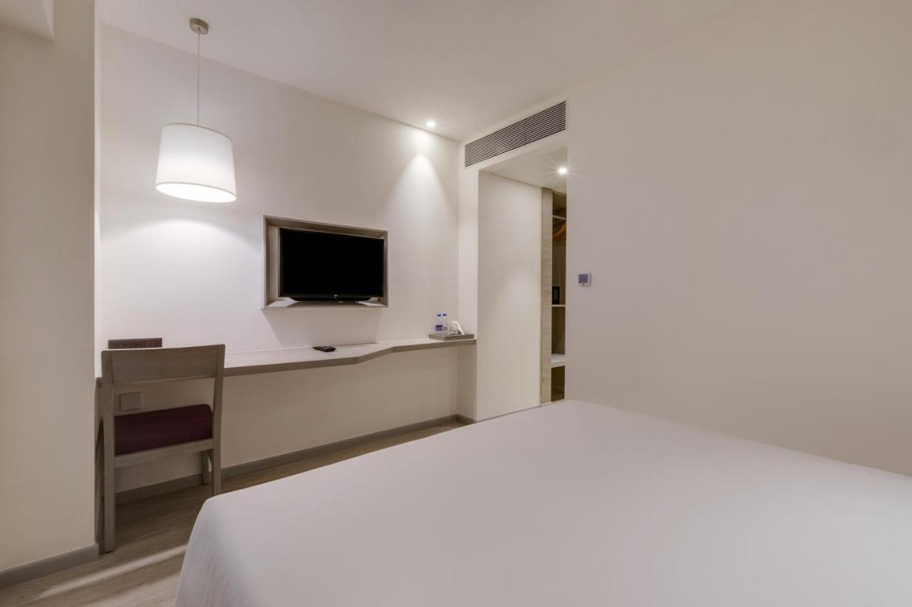 7 Apple Hotel Mahape, Нави Мумбаи Экстерьер фото