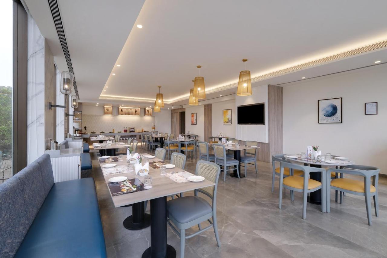 7 Apple Hotel Mahape, Нави Мумбаи Экстерьер фото
